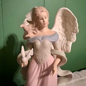 Home Interiors 10" Porcelain Angel Figurine 2004 #12239 Hope Dove Pink & Green